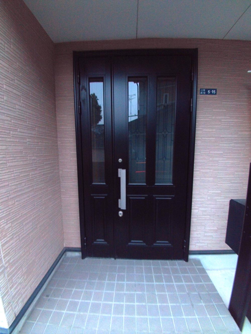Entrance. Stylish front door