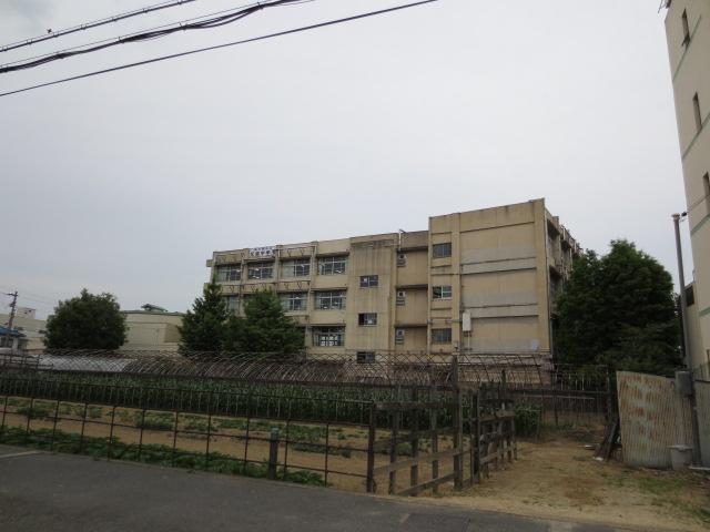 Junior high school. Higashi-Osaka 1016m to stand Garden Junior High School