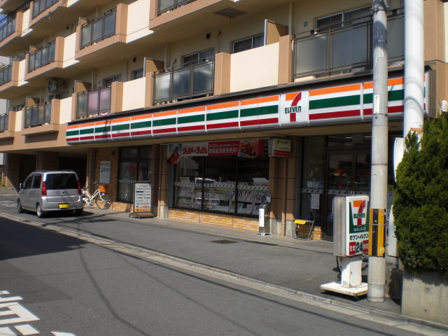 Convenience store. Seven-Eleven Higashi Inadashin the town store (convenience store) to 484m