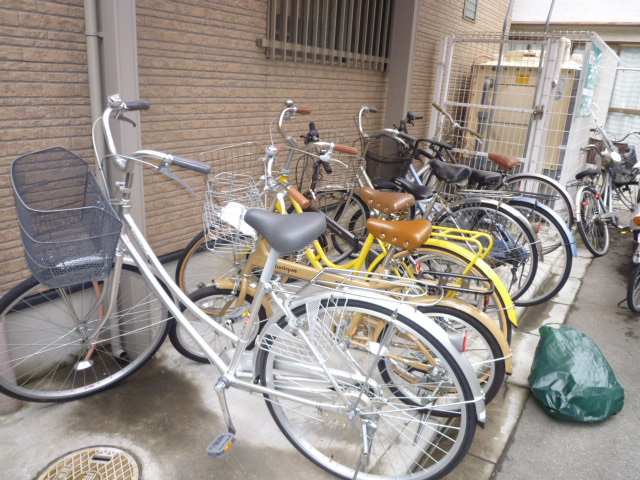 Other common areas. Bicycle-parking space! 