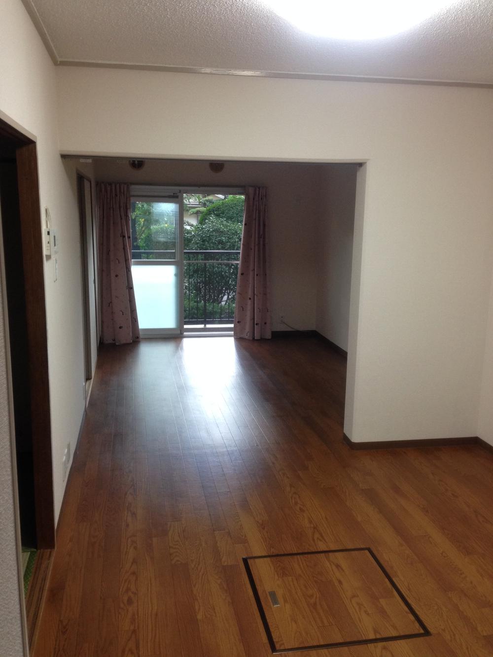 Living. Local (11 May 2013) Shooting