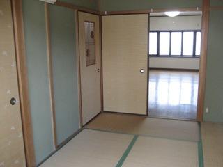 Non-living room. LDK adjacent of the Japanese-style room 6 quires