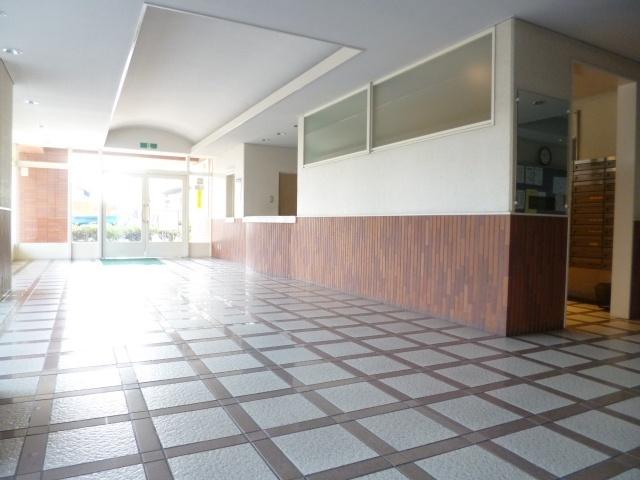 Other. Spacious is 13 quires living