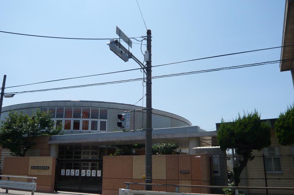 Primary school. Higashi Osaka Municipal Seiwa up to elementary school 1014m