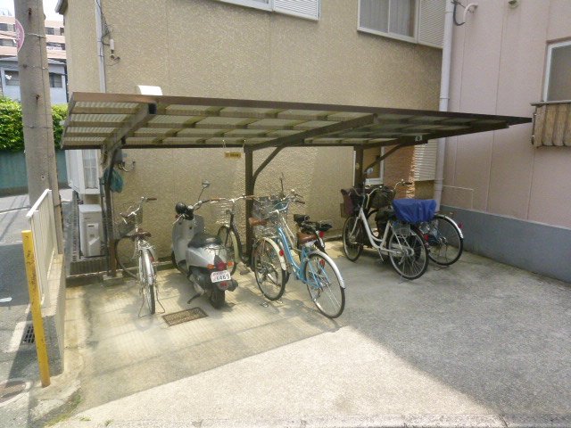 Other common areas. The parking lot is equipped with a roof. 