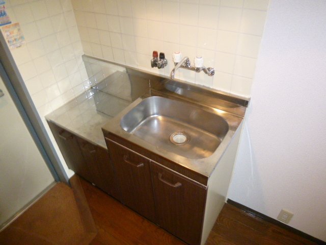 Kitchen. Gas stove ・ Refrigerator is possible installation. 