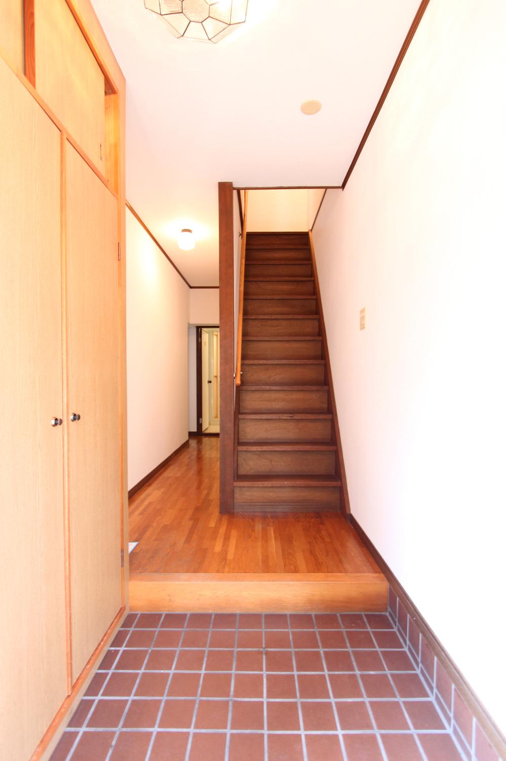 Entrance. ■ Entrance space