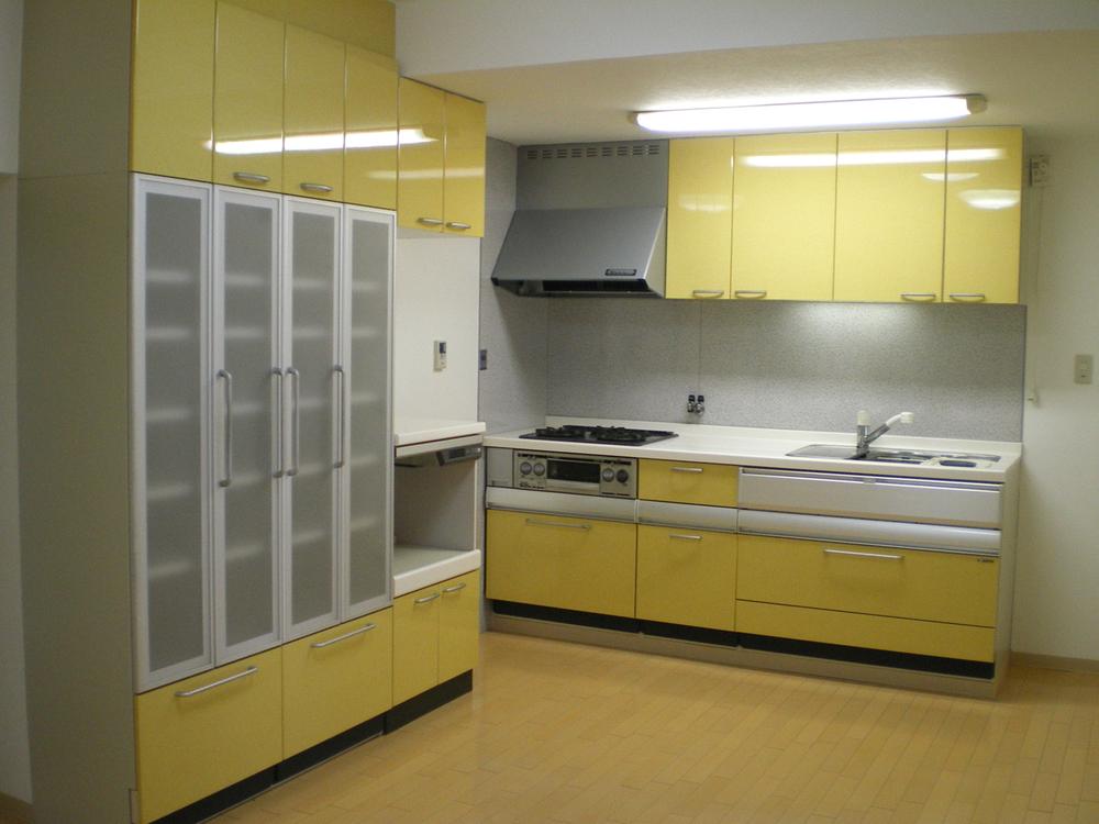 Kitchen. System kitchen, Plenty of storage