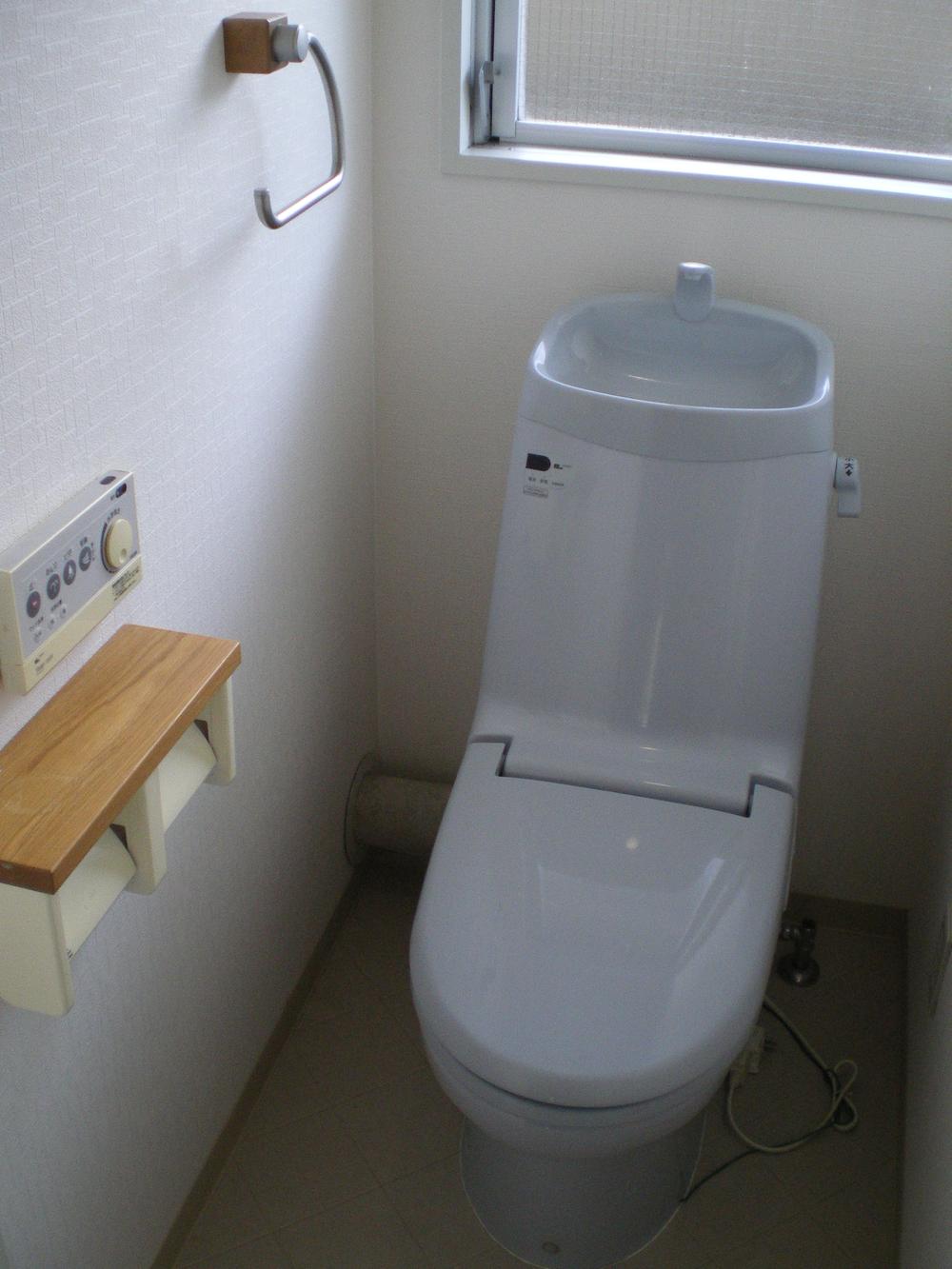 Toilet. Indoor (11 May 2013) Shooting