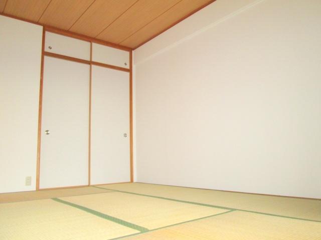Non-living room. ◇ it's good I Japanese-style tatami of smell