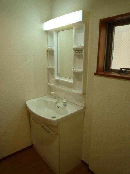 Wash basin, toilet