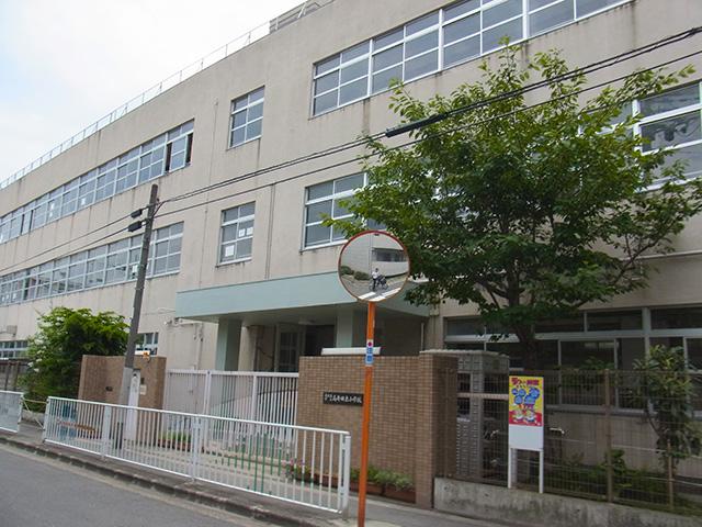 Primary school. Higashi Osaka Municipal Takaida 386m to East Elementary School