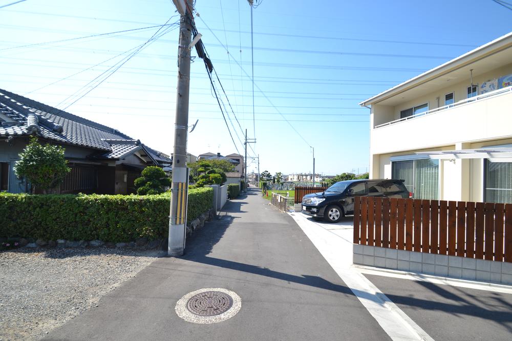 Local photos, including front road. Front road of the south is the width 4m. I never widely, Car Street also less, Is a quiet living environment. Local (10 May 2013) Shooting