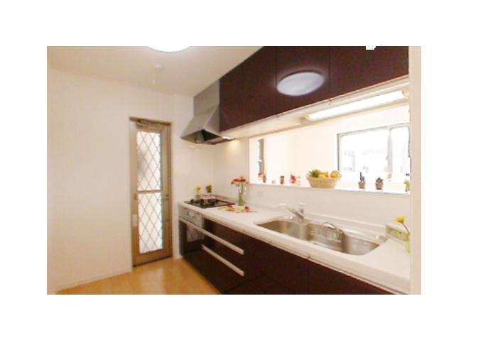 Kitchen. It is the example of construction. You Hakadori also dishes in the popular face-to-face kitchen.