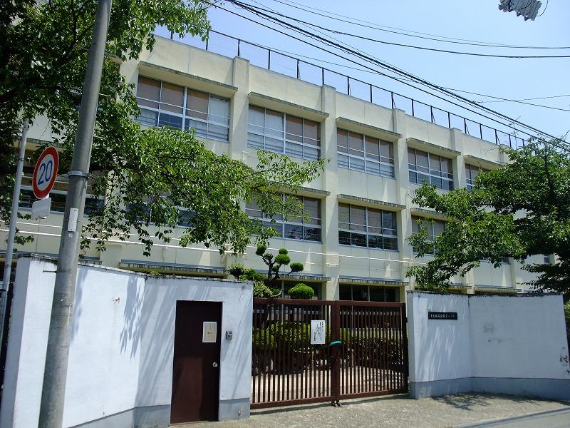 Primary school. Higashi Osaka Municipal Mito up to elementary school 518m