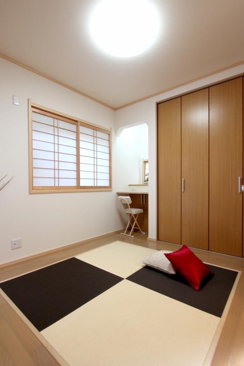 Non-living room.  ■ Japanese-style space