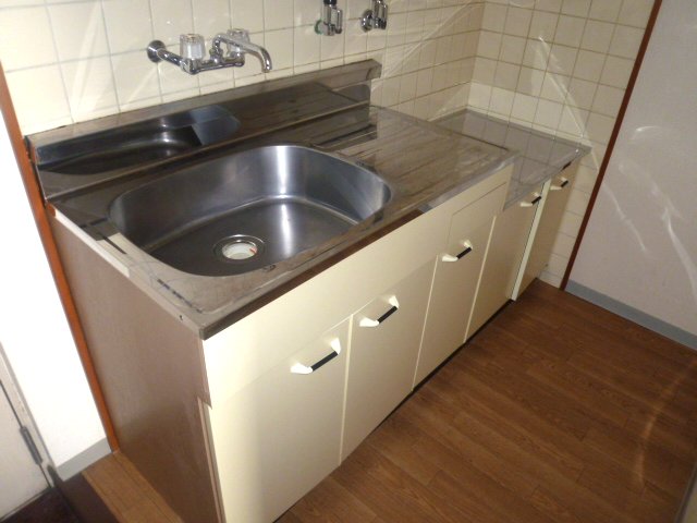 Kitchen. Gas stove is can be installed in the kitchen. 