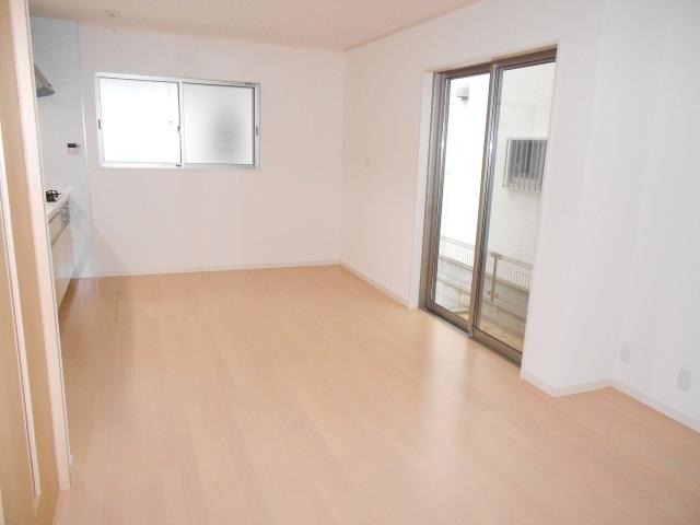 Same specifications photos (Other introspection). Wind Street is also good