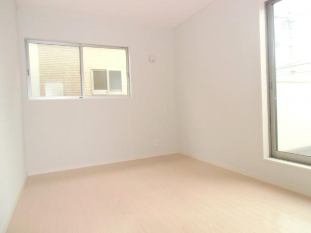 Same specifications photos (Other introspection). There are all rooms storage space