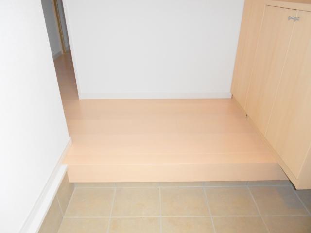 Same specifications photos (Other introspection). Entrance