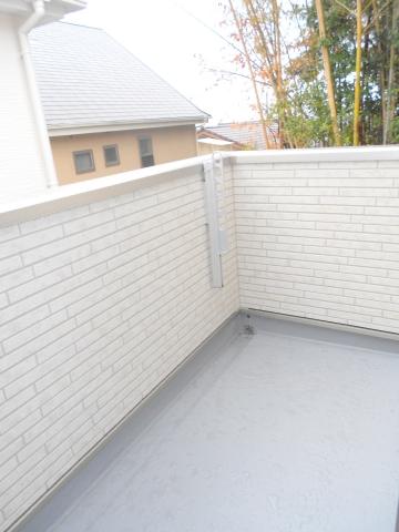 Same specifications photos (Other introspection). Balconies