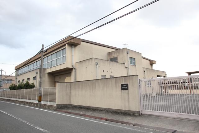 Junior high school. Higashi Osaka Municipal pilfered until junior high school 712m