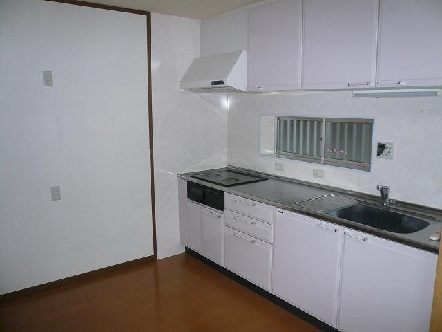 Living. ☆ Cleaning is a breeze in the IH cooking heater.