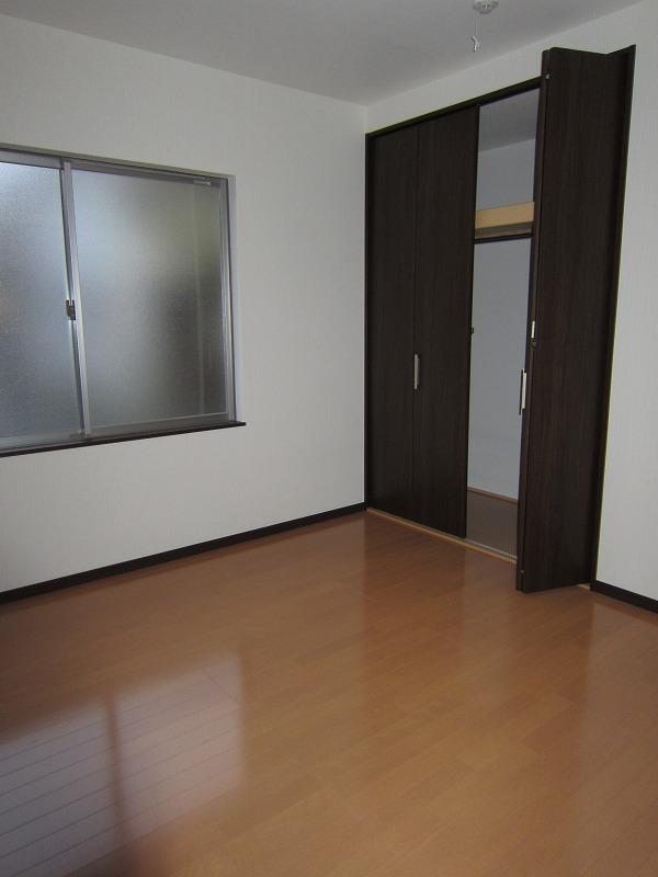 Same specifications photos (Other introspection). Same specifications
