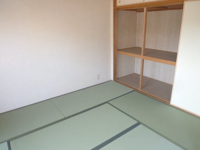 Other room space. 6 is a Pledge of Japanese-style room