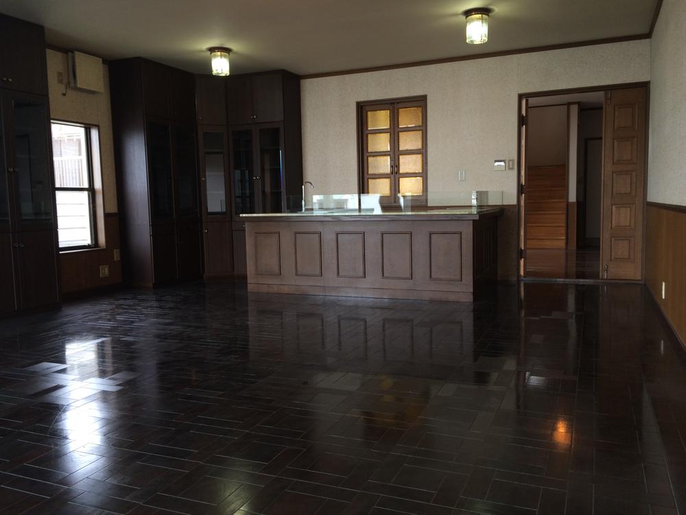 Non-living room. 25 Pledge of living room second floor of the mini-kitchen with Night view of Osaka Plain is wonderful