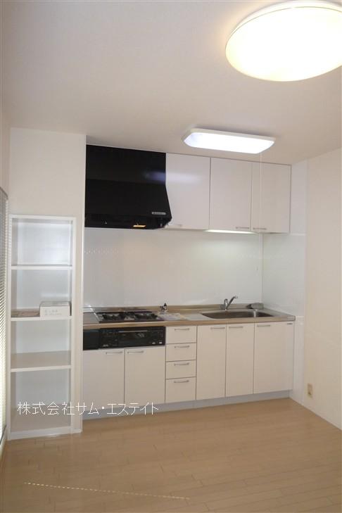 Kitchen. Easy-to-use system Kitchen