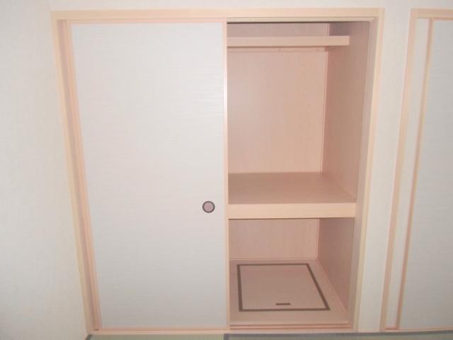 Same specifications photos (Other introspection). There is also housed in a Japanese-style room
