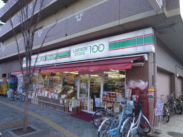 Convenience store. STORE100 Toshinori Michiten up (convenience store) 427m