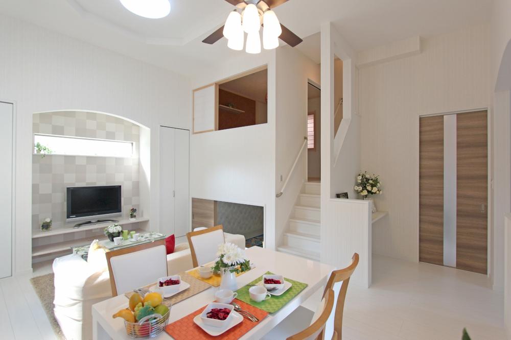Model house photo.  ◆ Interior image The carefully selected material, You can achieve a gentle taste some living-dining space. The light is soft impression from the opening.
