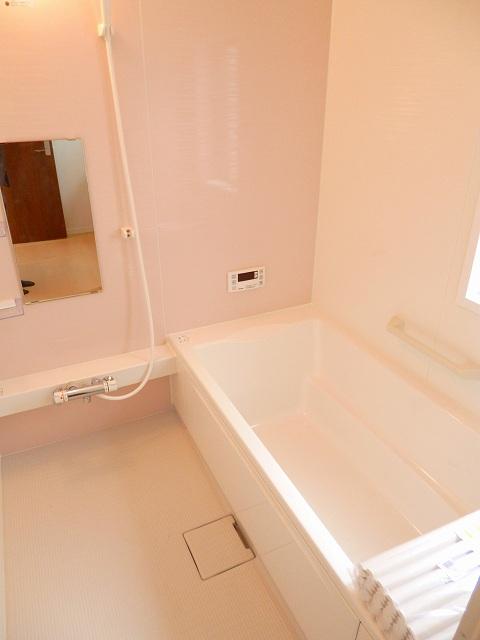 Same specifications photo (bathroom). "Spacious want to spend the bus time." "I want to refresh heal the fatigue of the day", etc., The whole family of the healing space!