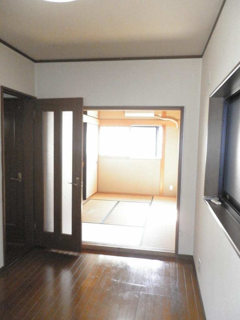 Living. Japanese-style room from the second floor DK