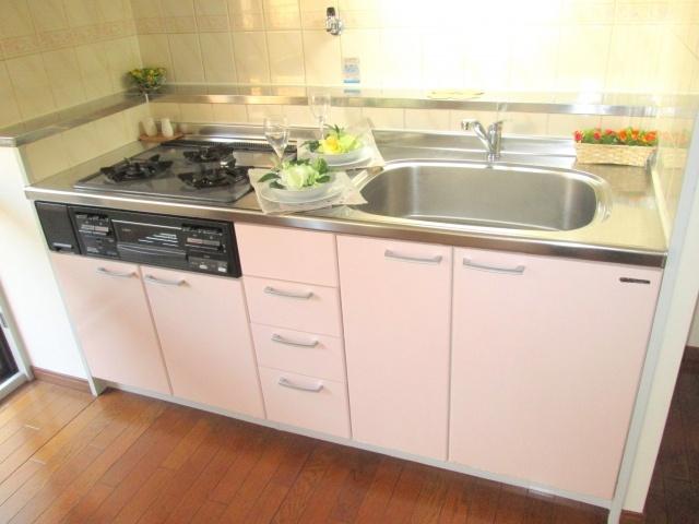 Kitchen. Three-necked stove system Kitchen