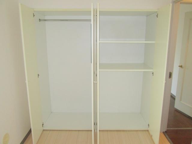 Receipt. All room is with storage!