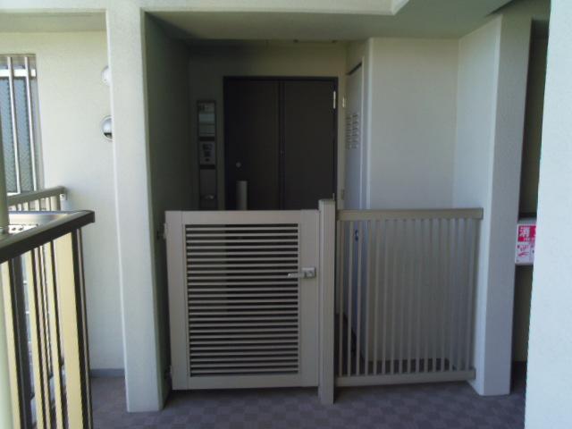 Local appearance photo. (November 2013) Shooting