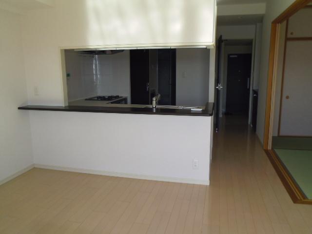 Living. (November 2013) Shooting