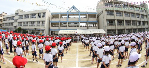 Primary school. 493m to the Higashi-Osaka municipal forest Kawachi elementary school (elementary school)