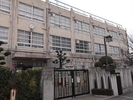 Primary school. Kosaka up to elementary school (elementary school) 283m