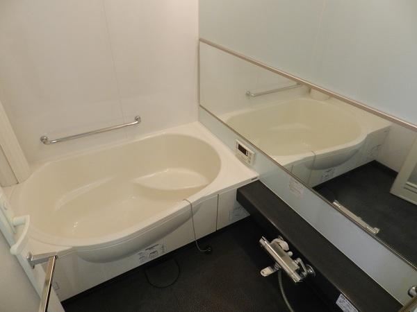 Bathroom. More widely in landscape of mirror, Please relax bath time have relaxed! !