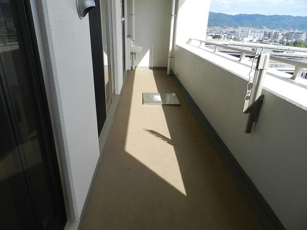 Balcony. It is facing the LDK and 7.5 Pledge Interoceanic