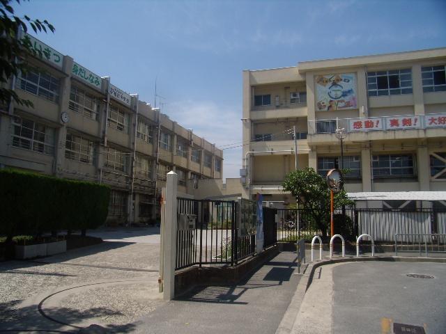 Primary school. Until Nagase Nishi Elementary School 620m