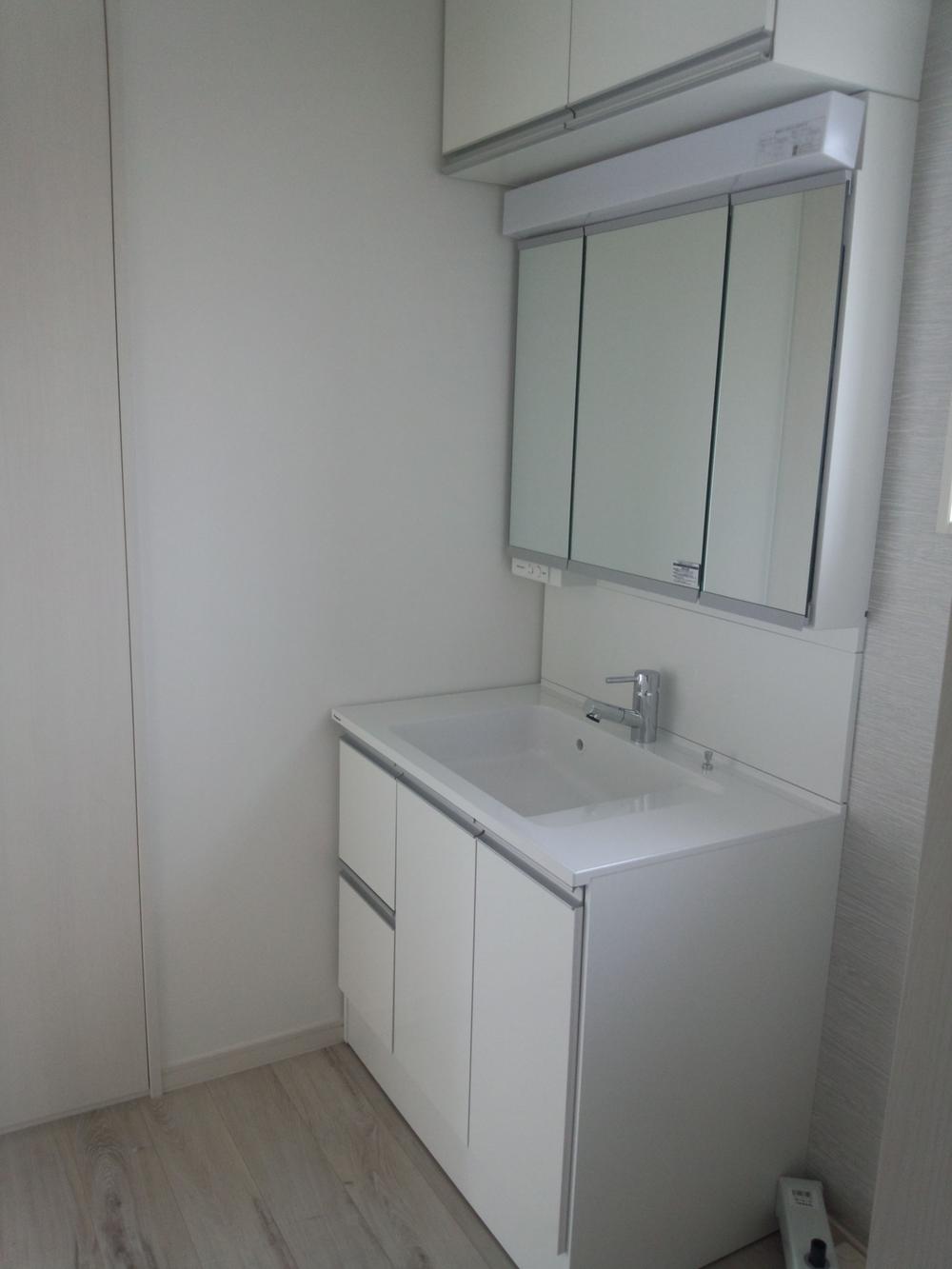 Wash basin, toilet.  ☆ Other subdivision model house photo ☆
