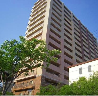 Local appearance photo. 2007 is a beautiful built.