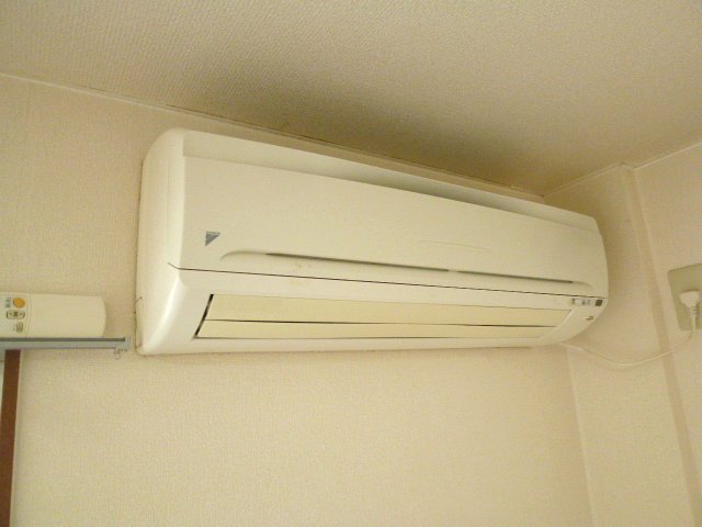 Other Equipment. Air conditioning is equipped with 1 groups. 