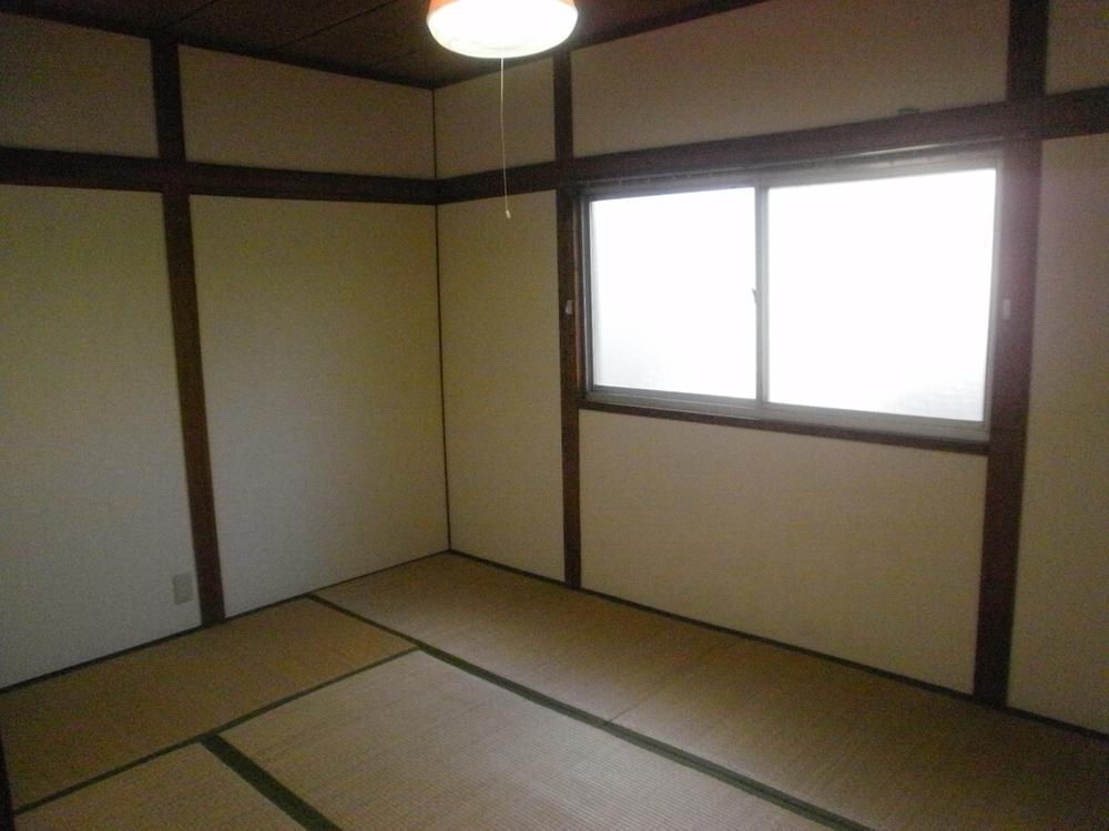 Non-living room. Japanese-style room (north side)