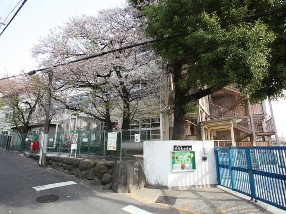 Primary school. Higashi-Osaka 722m up to municipal sheets Okahigashi Elementary School